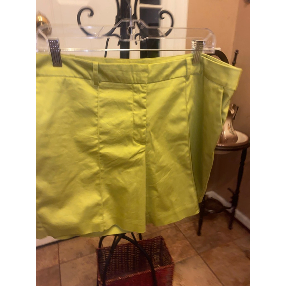 Women's Worthington Shorts Size 16 Lime Green
